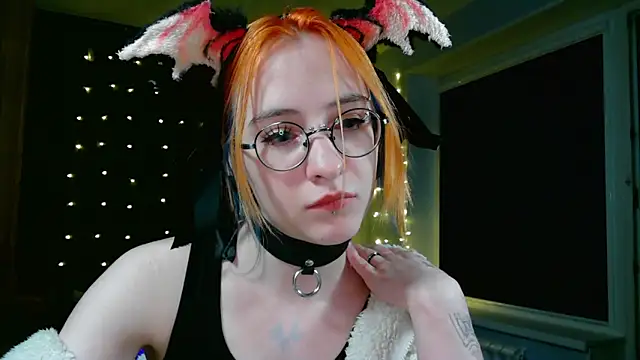 Snapshot of Honelin chatting on 12-28-24, 12:04 Honelin online show from 12-28-24, 12:04