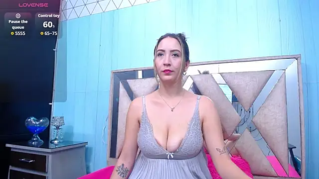 sweet thalia  online show from 06-06-26, 08:57
