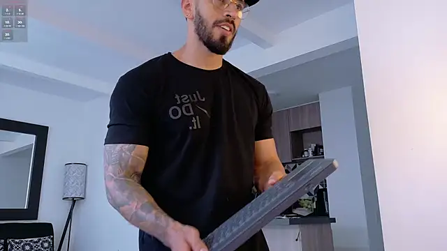 tony muscle online show from 11-29-25, 09:40