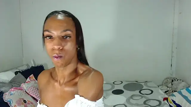 Snapshot of JessicaEbony chatting on 10-05-25, 01:04 JessicaEbony online show from 10-05-25, 01:04