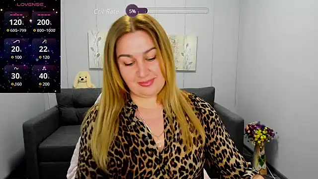 Snapshot of Lili_Crossi chatting on 12-16-24, 09:57 Lili Crossi online show from 12-16-24, 09:57