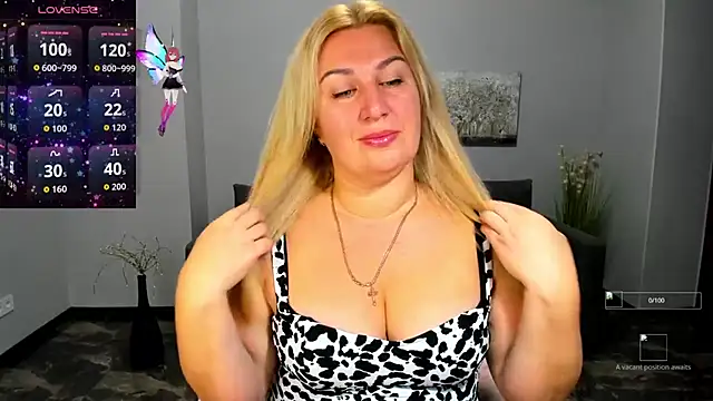 Snapshot of Lili_Crossi chatting on 09-10-25, 05:51 Lili Crossi online show from 09-10-25, 05:51