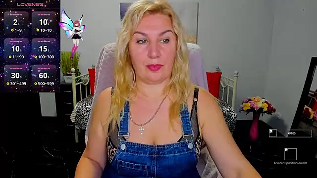 Snapshot of Lili_Crossi chatting on 10-04-25, 05:27 Lili Crossi online show from 10-04-25, 05:27