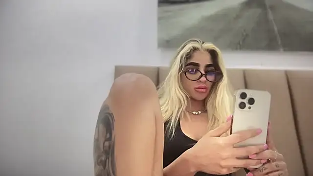 Susandolls online show from 10-21-25, 07:42