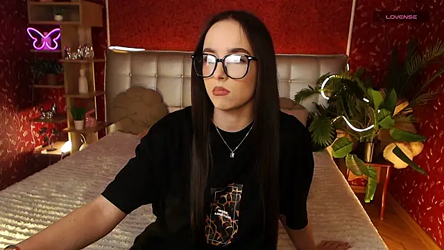 Snapshot of AuroraAksnesss chatting on 02-05-25, 06:48 AuroraAksnesss online show from 02-05-25, 06:48