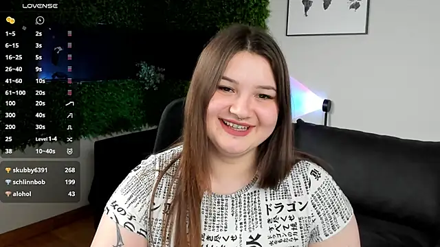 Snapshot of Alice_Walters chatting on 12-06-24, 12:56 Alice Walters online show from 12-06-24, 12:56