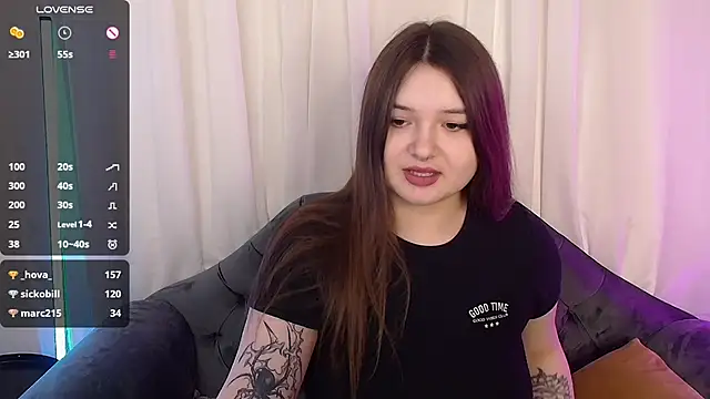 Snapshot of Alice_Walters chatting on 12-21-24, 07:16 Alice Walters online show from 12-21-24, 07:16