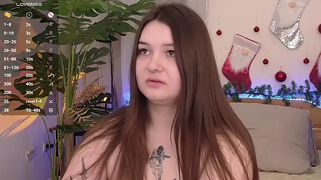 Snapshot of Alice_Walters chatting on 01-08-25, 06:52 Alice Walters online show from 01-08-25, 06:52