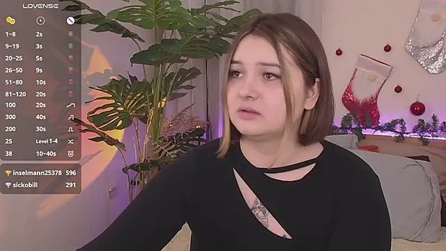 Snapshot of Alice_Walters chatting on 01-11-25, 11:24 Alice Walters online show from 01-11-25, 11:24