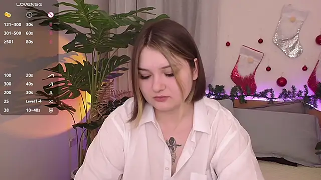 Snapshot of Alice_Walters chatting on 01-13-25, 03:26 Alice Walters online show from 01-13-25, 03:26