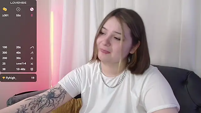 Snapshot of Alice_Walters chatting on 01-25-25, 10:28 Alice Walters online show from 01-25-25, 10:28