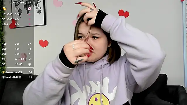 Snapshot of Alice_Walters chatting on 02-02-25, 09:56 Alice Walters online show from 02-02-25, 09:56