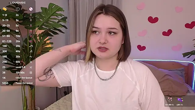 Snapshot of Alice_Walters chatting on 02-07-25, 03:30 Alice Walters online show from 02-07-25, 03:30