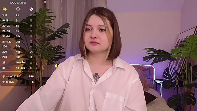 Snapshot of Alice_Walters chatting on 02-27-25, 07:47 Alice Walters online show from 02-27-25, 07:47