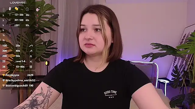 Snapshot of Alice_Walters chatting on 03-01-25, 10:10 Alice Walters online show from 03-01-25, 10:10