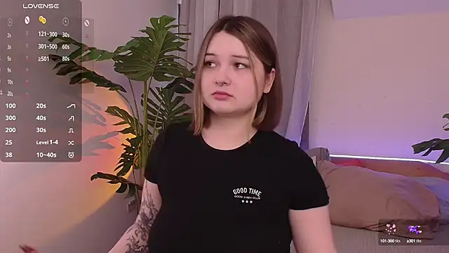 Snapshot of Alice_Walters chatting on 03-04-25, 03:48 Alice Walters online show from 03-04-25, 03:48