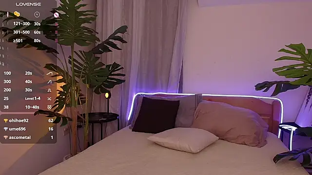 Snapshot of Alice_Walters chatting on 03-07-25, 06:54 Alice Walters online show from 03-07-25, 06:54