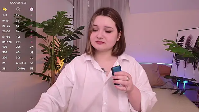 Snapshot of Alice_Walters chatting on 03-11-25, 03:23 Alice Walters online show from 03-11-25, 03:23