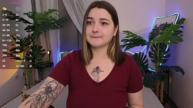 Snapshot of Alice_Walters chatting on 09-16-25, 02:29 Alice Walters online show from 09-16-25, 02:29