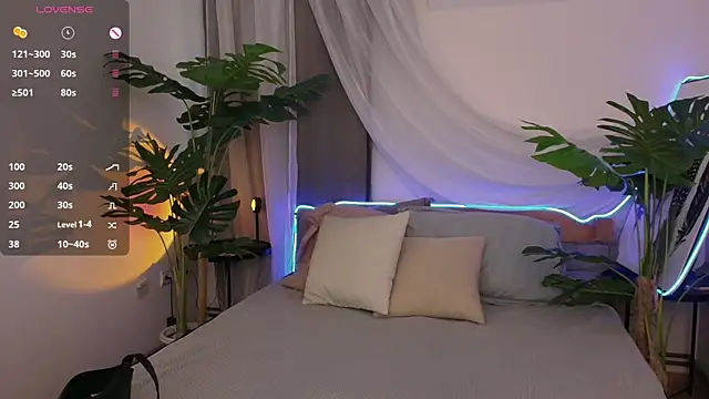 Snapshot of Alice_Walters chatting on 10-03-25, 02:58 Alice Walters online show from 10-03-25, 02:58