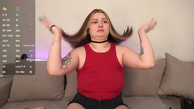 Snapshot of Alice_Walters chatting on 11-04-25, 03:44 Alice Walters online show from 11-04-25, 03:44