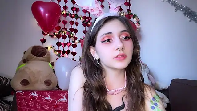 Snapshot of _Devill_Baby chatting on 02-15-25, 05:19 Devill Baby online show from 02-15-25, 05:19
