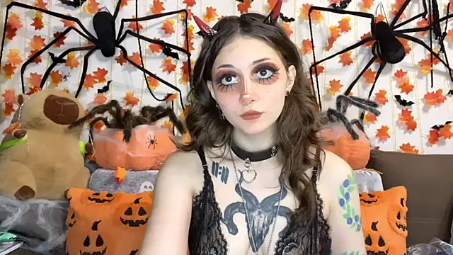Snapshot of _Devill_Baby chatting on 10-11-25, 05:33 Devill Baby online show from 10-11-25, 05:33