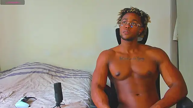 Snapshot of AdonisKnight chatting on 10-23-25, 10:08 AdonisKnight online show from 10-23-25, 10:08