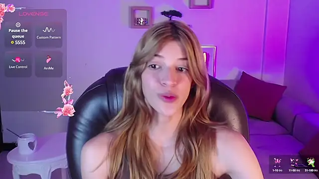 Snapshot of Nora_Vennucci chatting on 02-19-25, 08:10 Nora Vennucci online show from 02-19-25, 08:10