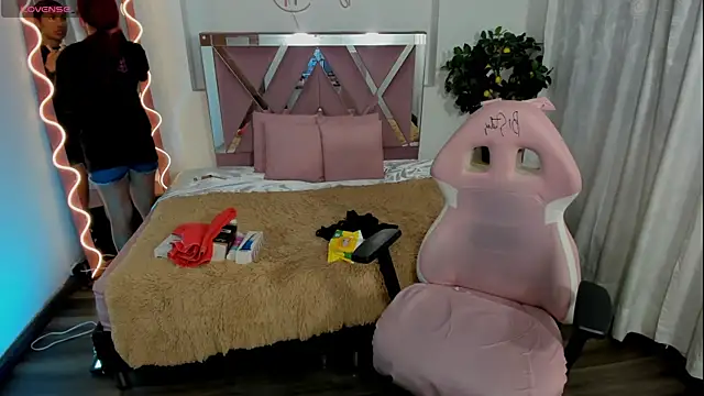 Daphnne tay online show from 02-05-25, 03:13