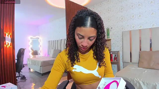 Daphnne tay online show from 10-05-25, 03:16