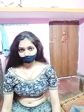 Snapshot of Cute-Simmi chatting on 12-13-24, 09:35 Cute-Simmi online show from 12-13-24, 09:35