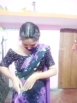 Snapshot of Cute-Simmi chatting on 01-12-25, 02:56 Cute-Simmi online show from 01-12-25, 02:56