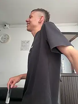 Snapshot of Daddyrich_632 chatting on 02-04-26, 07:20 Daddyrich 632 online show from 02-04-26, 07:20