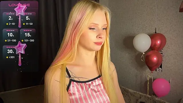 Snapshot of lisa_barbie chatting on 12-14-24, 02:31 lisa barbie online show from 12-14-24, 02:31