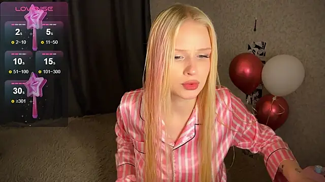 Snapshot of lisa_barbie chatting on 12-19-24, 04:02 lisa barbie online show from 12-19-24, 04:02