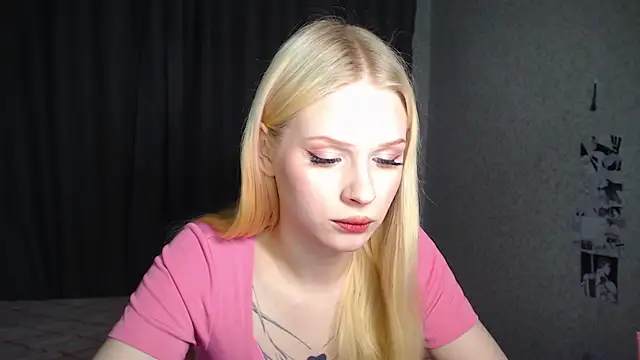 Snapshot of lisa_barbie chatting on 01-14-25, 11:53 lisa barbie online show from 01-14-25, 11:53