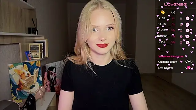 Snapshot of lisa_barbie chatting on 09-24-25, 03:15 lisa barbie online show from 09-24-25, 03:15