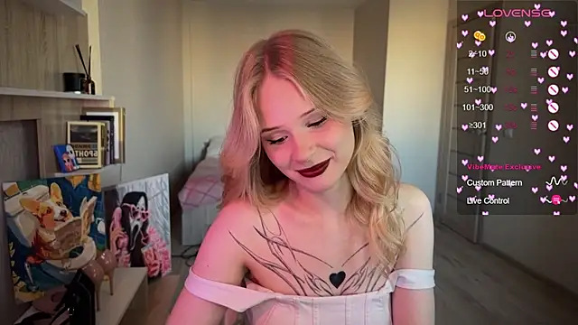 Snapshot of lisa_barbie chatting on 09-26-25, 02:43 lisa barbie online show from 09-26-25, 02:43