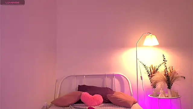 Snapshot of tender_babyy chatting on 10-03-25, 12:57 tender babyy online show from 10-03-25, 12:57