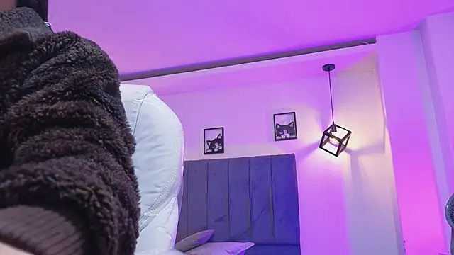 Amy Kiitty  online show from 04-18-26, 01:15