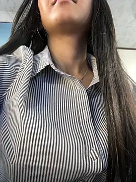 Amy Kiitty  online show from 07-27-26, 02:13