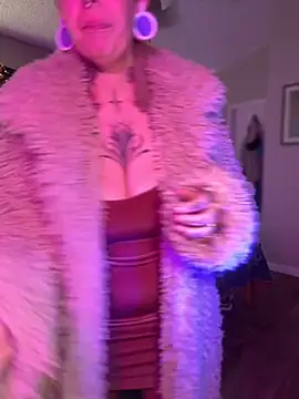 GoldieBakeman online show from 10-31-25, 06:42