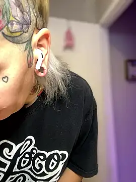 GoldieBakeman online show from 01-15-26, 05:05