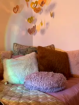  Chartlotte online show from 12-18-25, 02:06