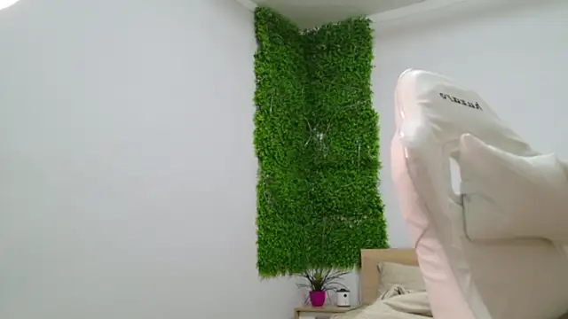 Lorennameliyy online show from 02-13-25, 08:03