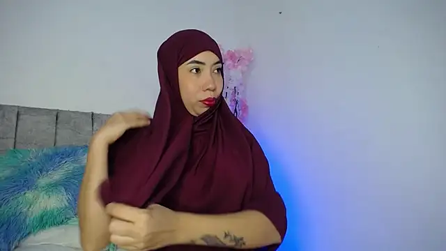 Sweet hot mia online show from 06-04-26, 01:17