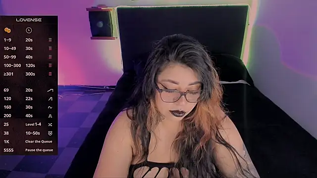 Snapshot of devilfoxtwo chatting on 12-06-24, 02:57 devilfoxtwo online show from 12-06-24, 02:57