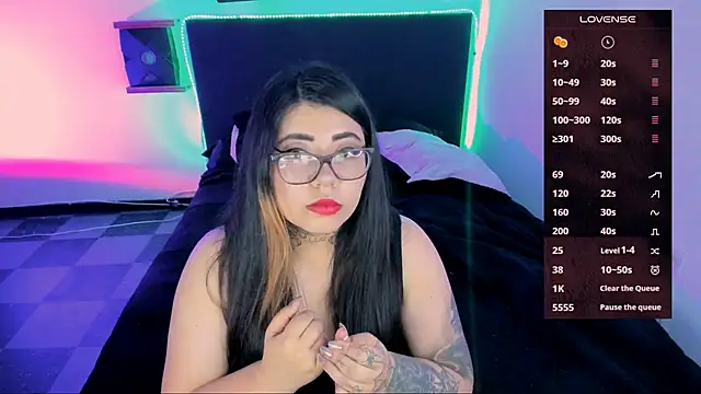 Snapshot of devilfoxtwo chatting on 12-14-24, 03:29 devilfoxtwo online show from 12-14-24, 03:29