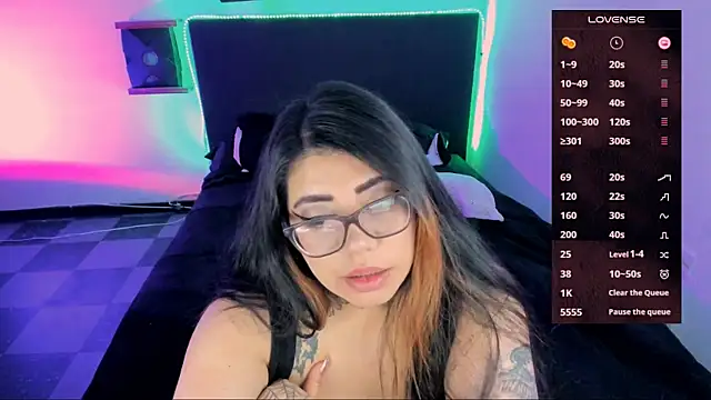 Snapshot of devilfoxtwo chatting on 12-14-24, 06:35 devilfoxtwo online show from 12-14-24, 06:35